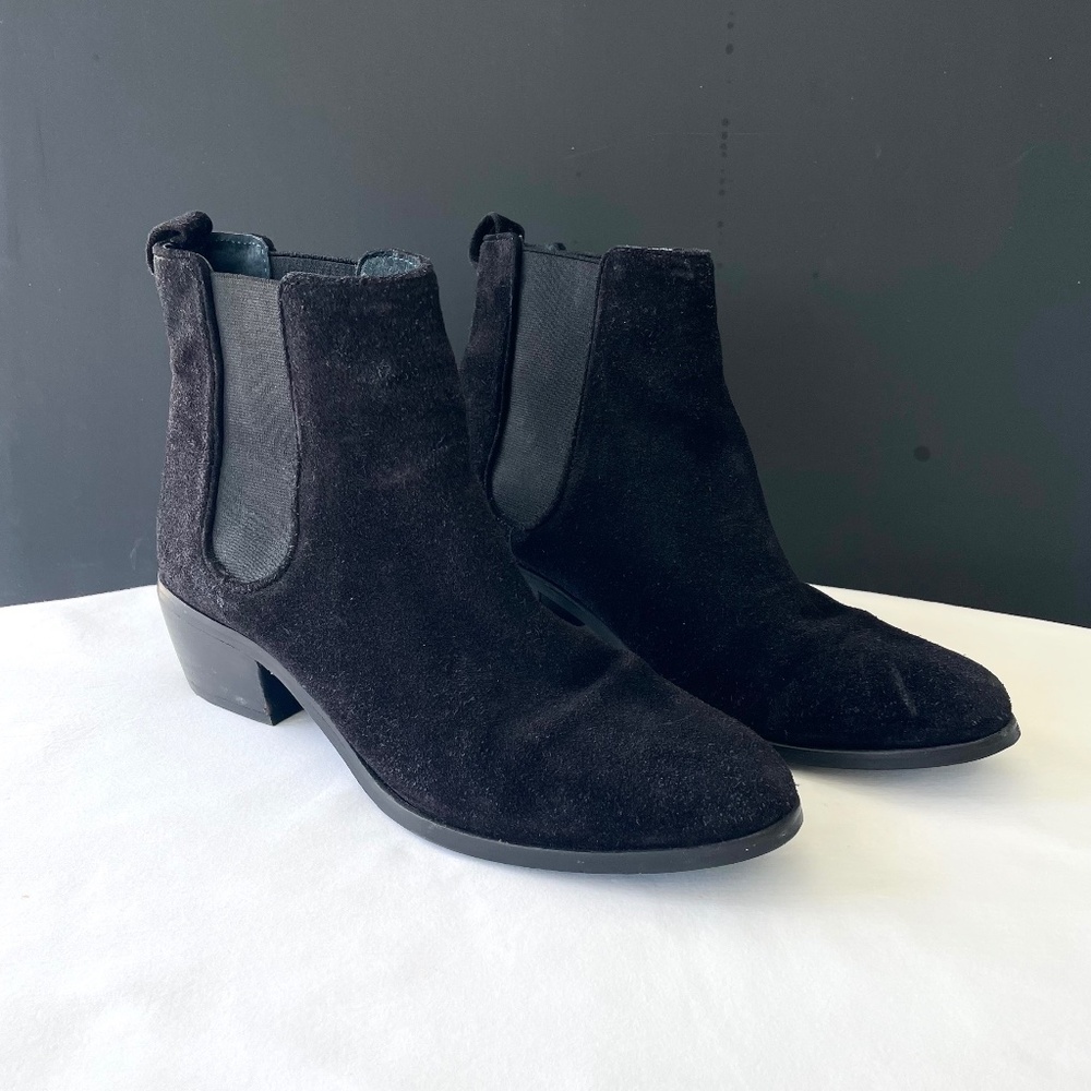SEYCHELLES Black Suede Almond Toe Block Heel Chelsea Style Boots EXC Sz 8M